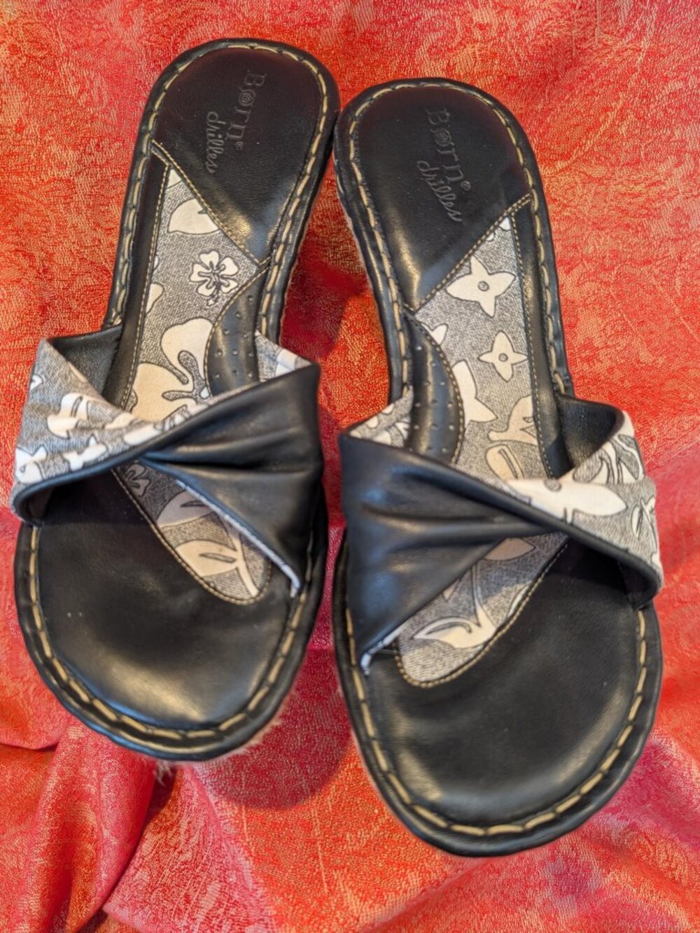 Born Wedge Mules w Hemp soles W10 Med like new